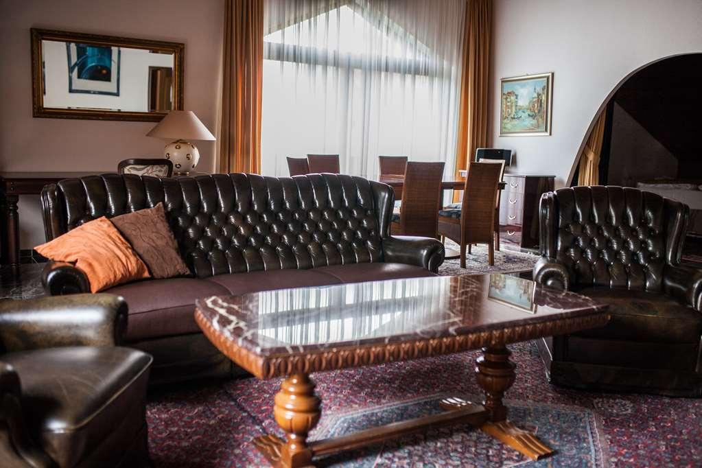 Hotel-Restaurant Barbarossahof Kaiserslautern Room photo